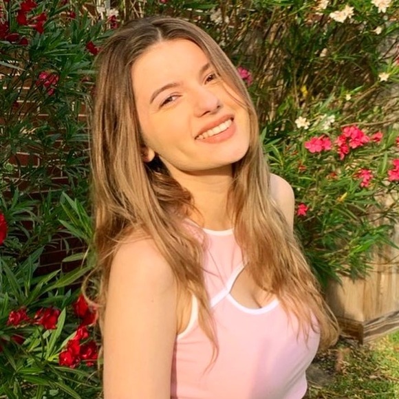 Meet your Posher, Kyndra - Picture 1 of 1